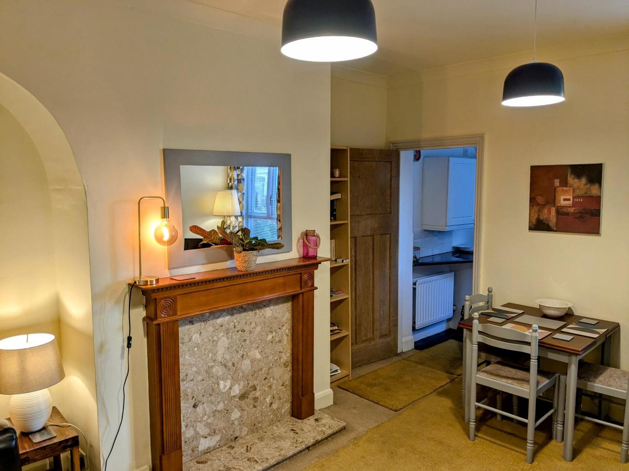 Apartment With Outside Patio And Car Space Durham Ngoại thất bức ảnh