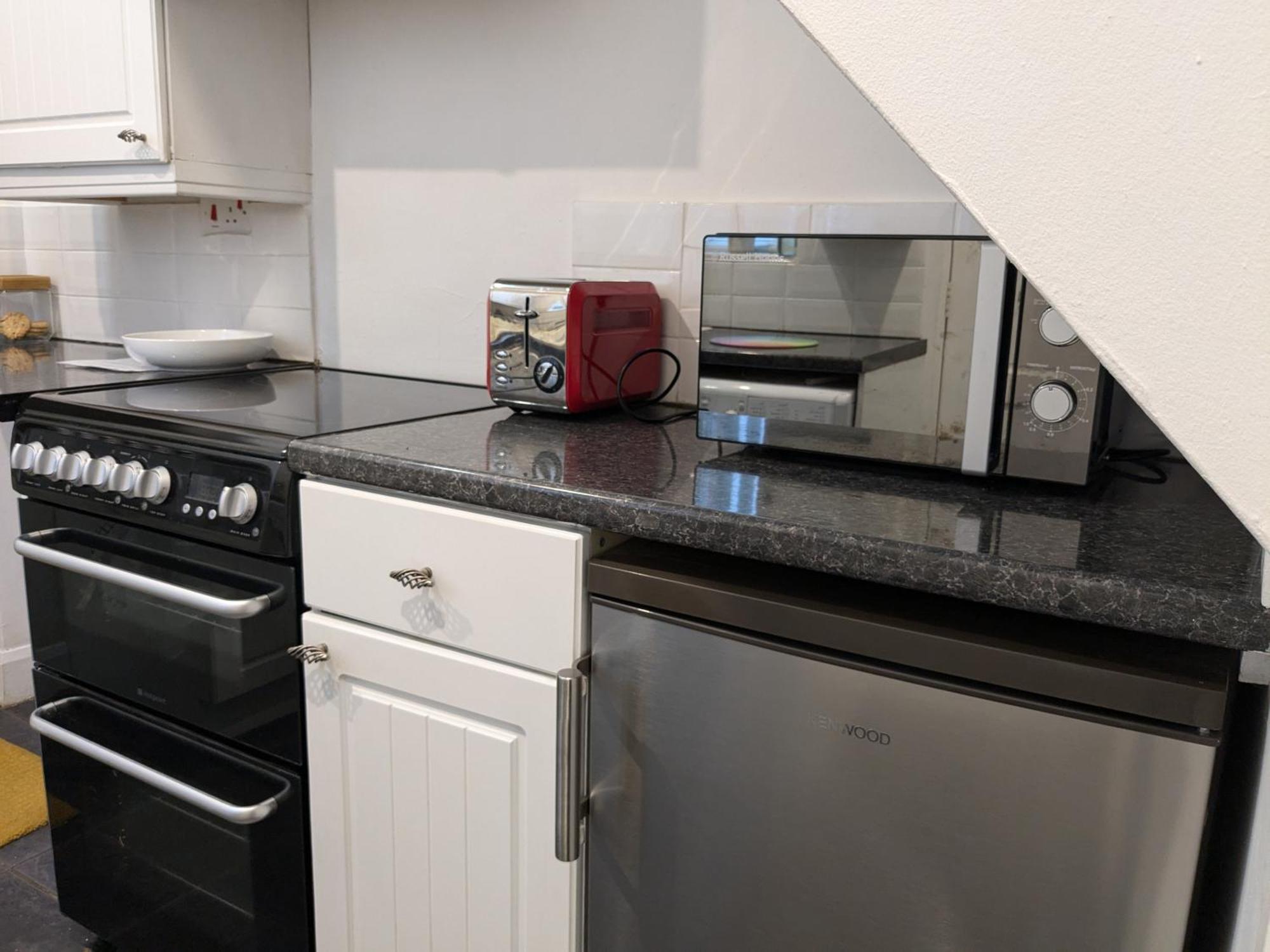 Apartment With Outside Patio And Car Space Durham Phòng bức ảnh